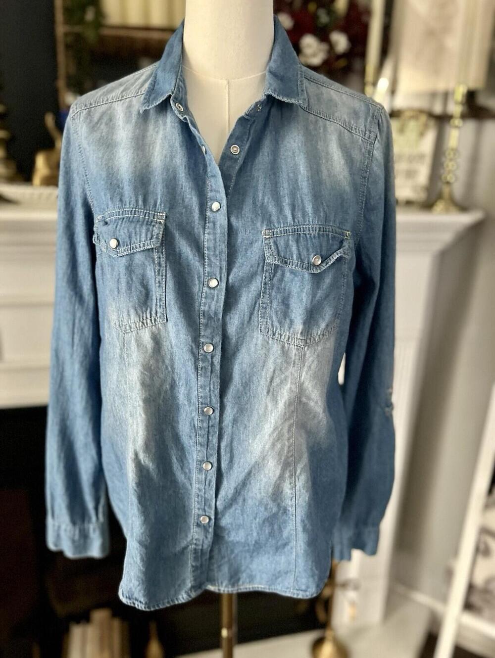 Charlotte Russe Women’s Lightweight “Jean” Long Sleeve Blouse Size Medium